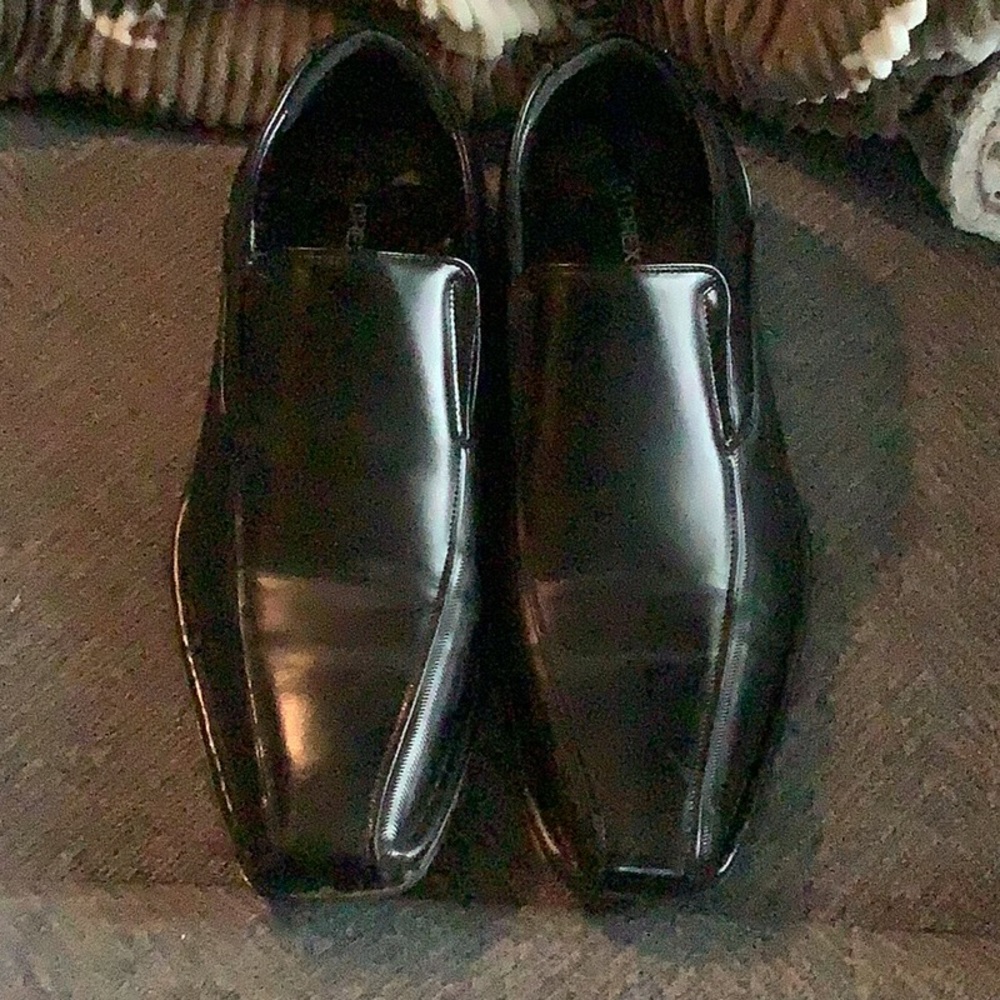 Men’s dress shoes size 12